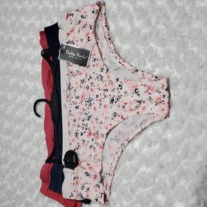 Delta Burke intimate panties 3 pack